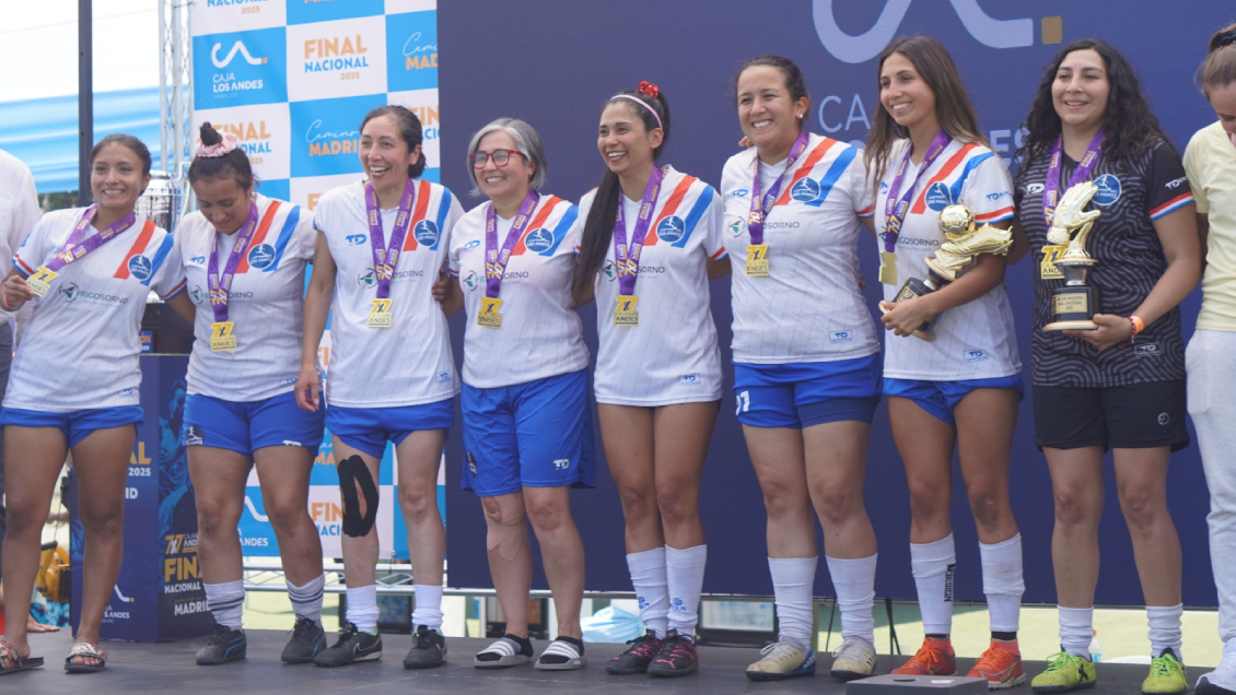 Las Profes de Osorno y Recasur de Punta Arenas ganaron torneo de fútbol 7 e irán al 