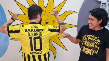  Peñarol le envió una camiseta de regalo al Presidente Boric 