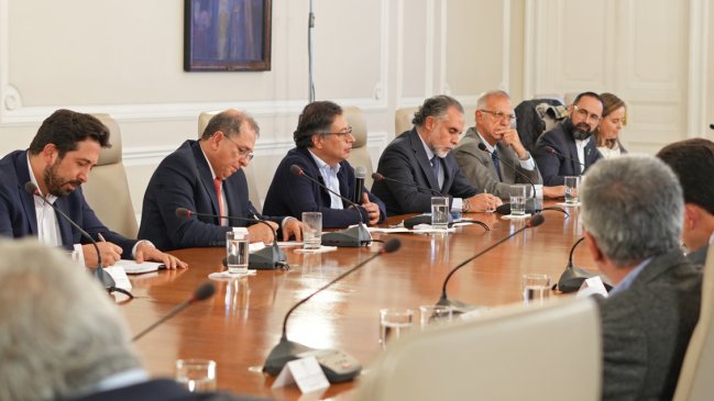 Ministro del Interior de Colombia propone renuncia de todo el gabinete por 