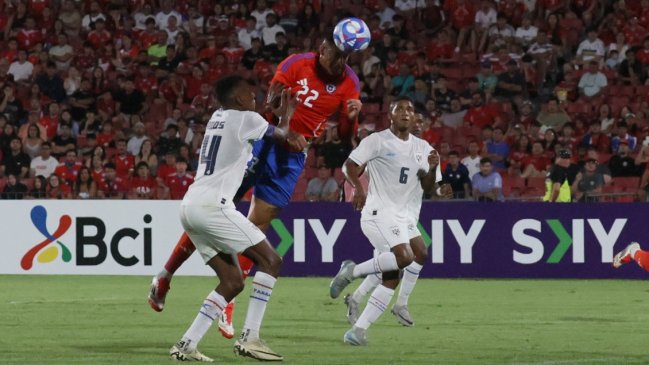 [VIDEO] Steffan Pino ganó de aire y cerró la goleada de Chile
