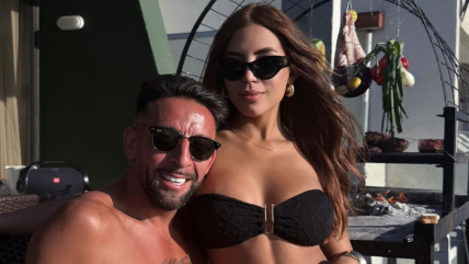   Mauricio Isla disfrutó de la playa con su nueva pareja tras ser liberado de la nomina de La Roja 