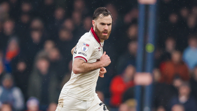 Sheffield contó con Brereton en vital triunfo para ubicarse como líder transitorio