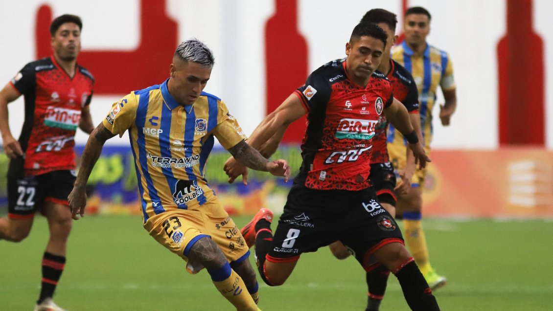 Deportes Limache debutó en Primera División con un agónico empate ante Everton