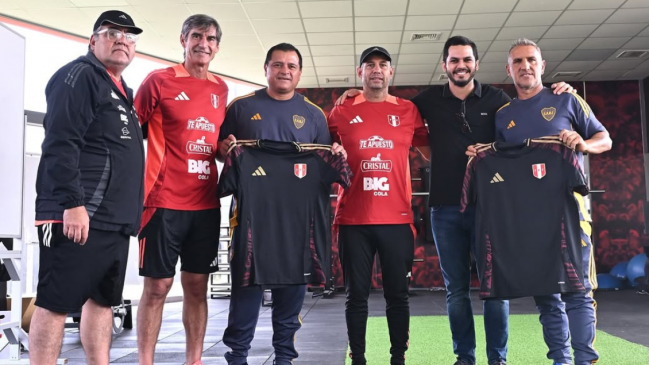 Directivos de la selección peruana y de Boca Juniors compartieron previo a su debut en Copa Libertadores