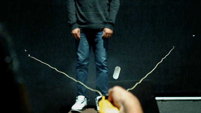 Alcaldes piden que Contraloría apure reglamento sobre arma no letal popularizada por Batman