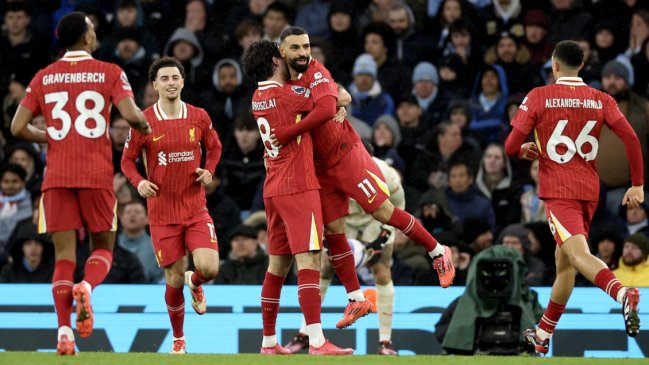 Liverpool venció a Manchester City y se escapó en el primer puesto
