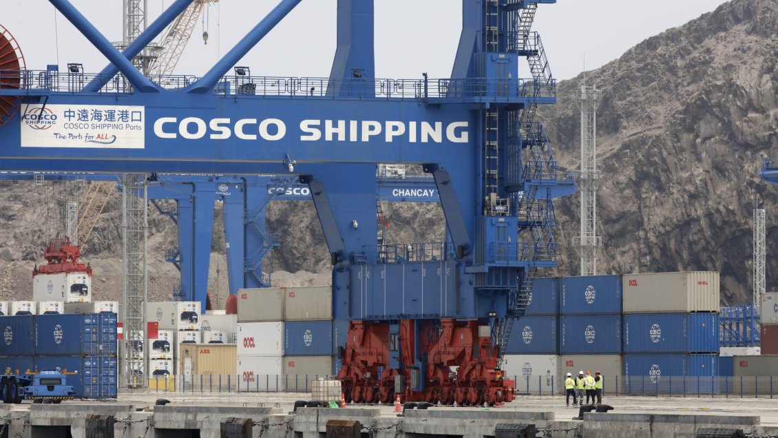 Ecuador abre nueva ruta comercial con China a través del puerto de Chancay, en Perú