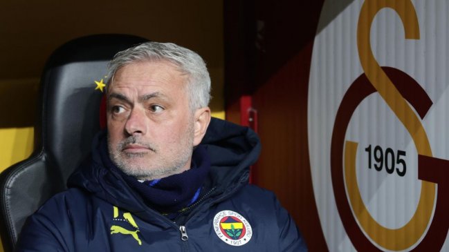 Galatasaray provocó a Mourinho y lo acusó de racismo: Que siga llorando