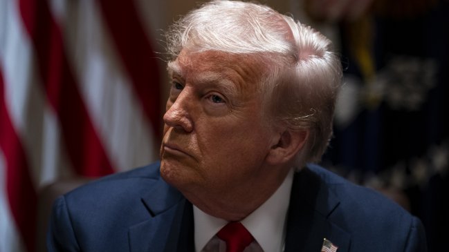 Trump prohíbe que petrolera estadounidense Chevron siga operando en Venezuela