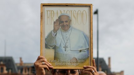 Papa Francisco pasó una noche tranquila y sigue descansando