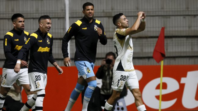 Coquimbo Unido venció a Limache y es el líder invicto de la Liga de Primera 2025