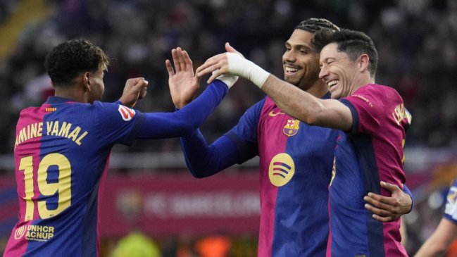 Barcelona goleó a Real Sociedad y tomó el liderato exclusivo en La Liga