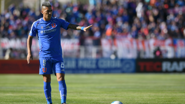 [VIDEO] El insólito tiro libre de Leandro Fernández en la derrota de la U ante Cobresal