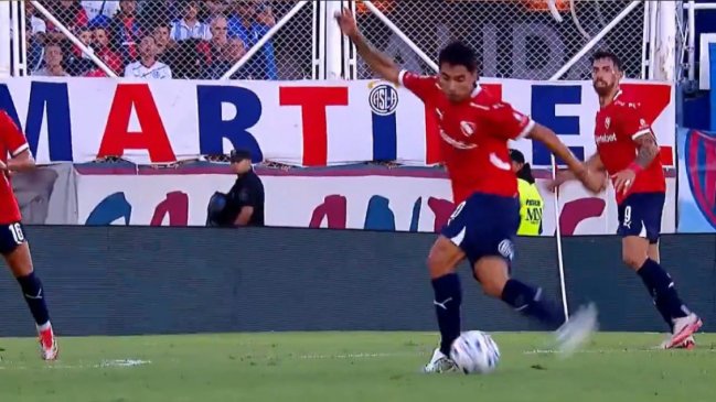 [VIDEO] Luciano Cabral sacó aplausos en Argentina con vistoso pase de rabona