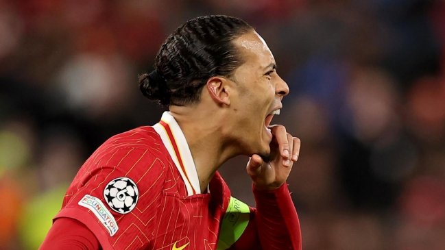 [VIDEO] Virgil Van Dijk desató la polémica tras caída de Liverpool con inoportuna reunión