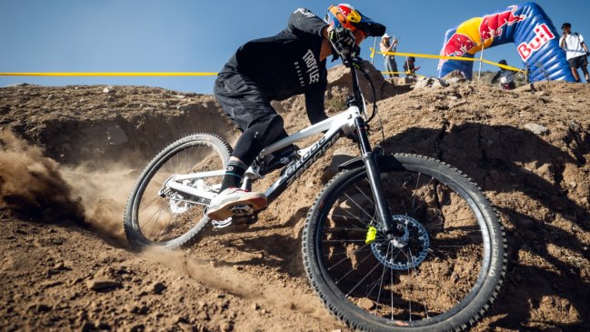 Pedro Burns se ubicó en el top ten del Panamericano de downhill en Temuco