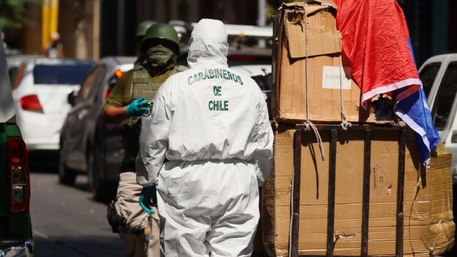 Estación Central: Desbaratan centro de fabricación y distribución de ropa falsificada