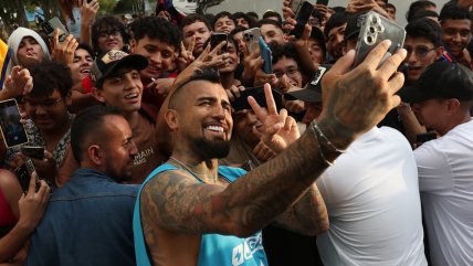   Colo Colo recibió el cariño de los hinchas de Bucaramanga a un día del duelo en la Libertadores 