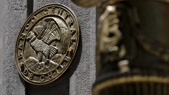 Imacec cayó 0,1% en febrero, afectado por el apagón masivo