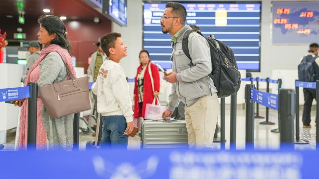 Aeropuerto nepalí construido por China inicia vuelos internacionales tras dos años