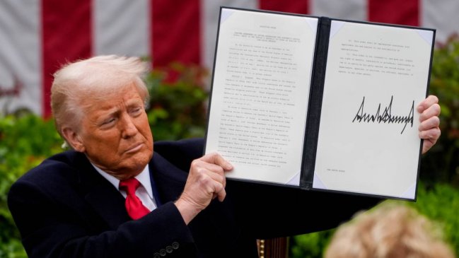 Trump: Arancel global del 10% 