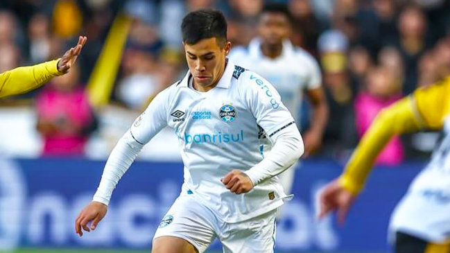 Alexander Aravena sumó minutos en triunfo de Gremio en la Copa Sudamericana