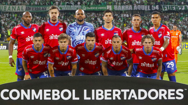 Libertadores: Eduardo Vargas fue titular en dura derrota de Nacional de Montevideo ante Atlético Nacional