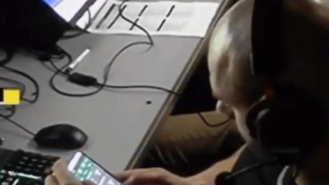 [VIDEO] Arbitro de la sala VAR fue sorprendido ingresando a un portal de apuestas deportivas