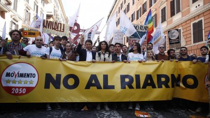   Italianos protestaron contra el rearme de la Unión Europea 