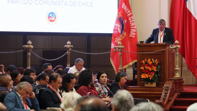 PC expresó su apoyo a senadora Allende y acusó 