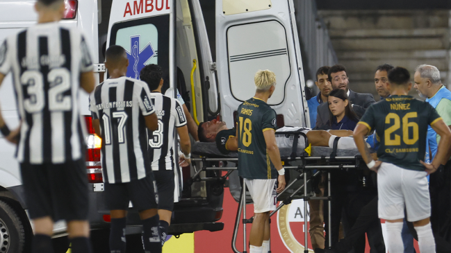 [VIDEO] Defensa de Carabobo fue retirado en ambulancia tras duro choque en duelo con Botafogo
