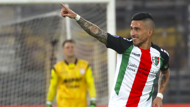 [VIDEO] El gol que alzó a Bryan Carrasco como el máximo goleador de Palestino en la Sudamericana