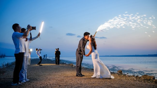 China flexibiliza normas matrimoniales para animar a más parejas a dar el 