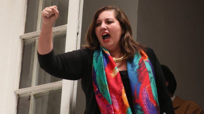 PS confirmó a Vodanovic como candidata: Que el pueblo resuelva quién representa al socialismo democrático