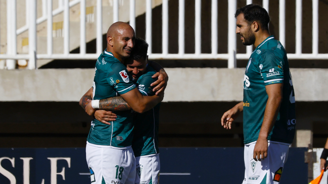 Santiago Wanderers venció a Deportes Temuco y regresó a la cima del Ascenso