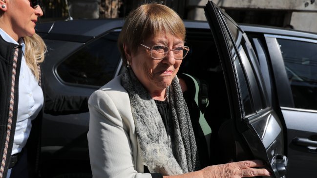 Candidatos presidenciales oficialistas se reúnen con la expresidenta Bachelet