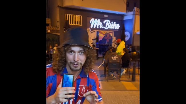 Bar temático de U. de Chile conquista hinchas en Canarias