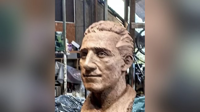 Estatua de David Arellano será inaugurada este sábado en el Estadio Monumental