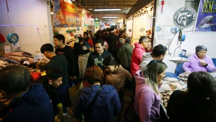   Gran afluencia de público en el Terminal Pesquero por Semana Santa 