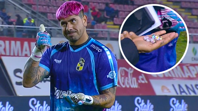 [VIDEO] ¿Ya pasó el conejito? Hinchas de Ñublense arrojaron huevos de Pascua a Diego Sánchez