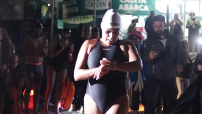 Bárbara Hernández superó desafío nocturno en Viña del Mar y calificó a cruce del Canal de La Mancha