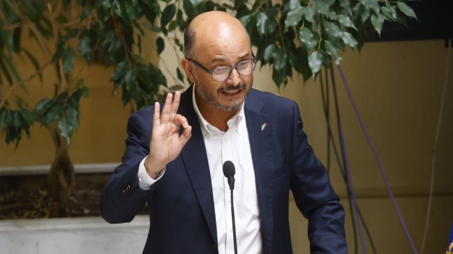 Frente Amplio y el PC piden veto a las RUF: Ilabaca (PS) responde que sería antidemocrático