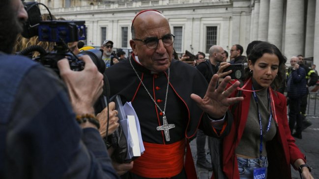 Tras su debut en cumbre cardenalicia, Chomali llamó a 