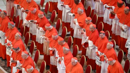   Fieles y cardenales expresan su preferencia para el perfil del nuevo papa 