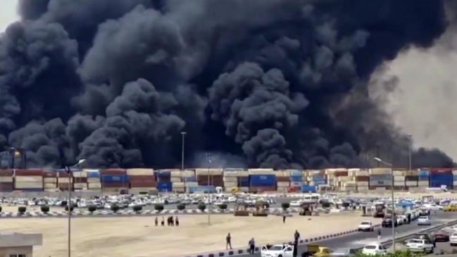 Aumentan a 14 los muertos por la explosión en un puerto iraní: hay 750 heridos