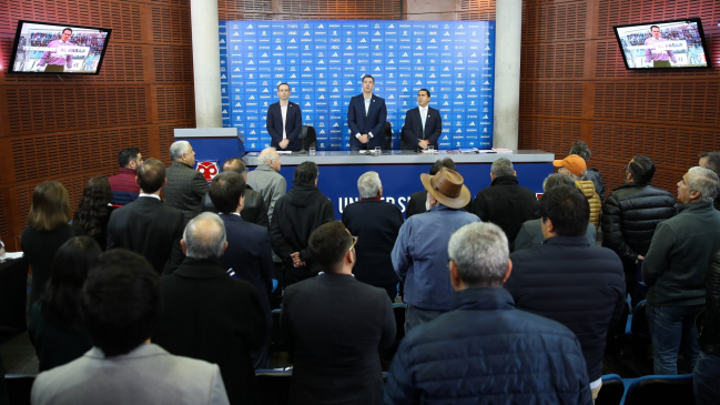 Junta de Accionistas de Azul Azul tuvo insólita interrupción: Web de escorts figuraba en un acta