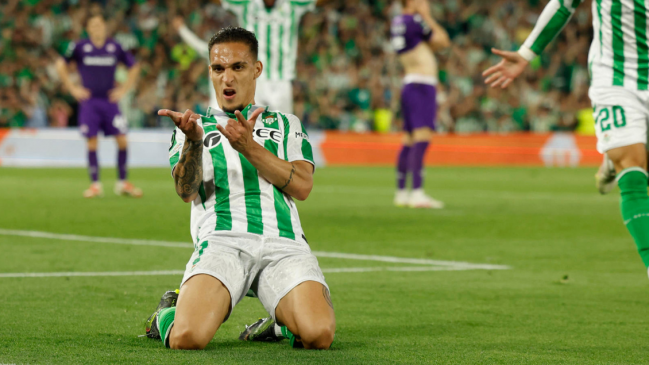 [VIDEO] Antony aumentó la ventaja para Betis con un golazo ante Fiorentina en la Conference League