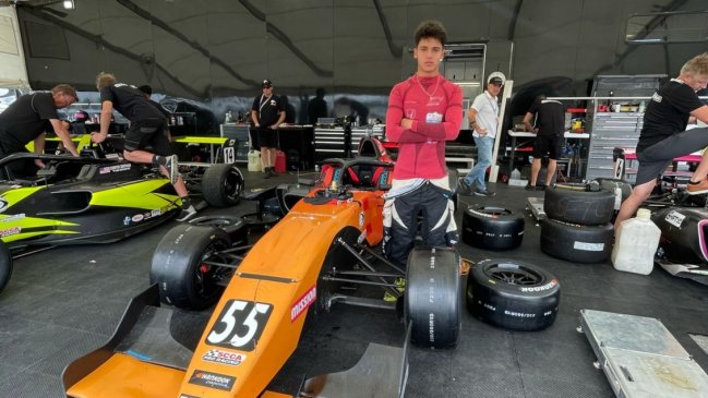 Nicolás Ambiado defenderá el liderato de la Fórmula Regional Américas en Estados Unidos