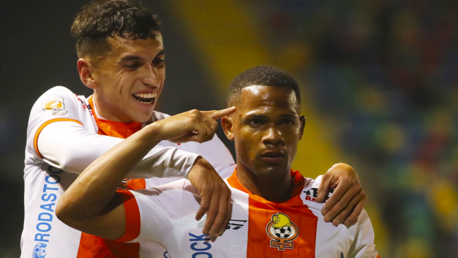 Cobresal metió presión en la pelea por la cima de la Liga y estiró la crisis de Unión Española