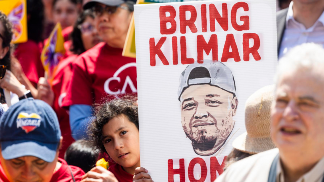 EEUU: Publican video de 2022 en que Kilmar Ábrego es controlado por policías